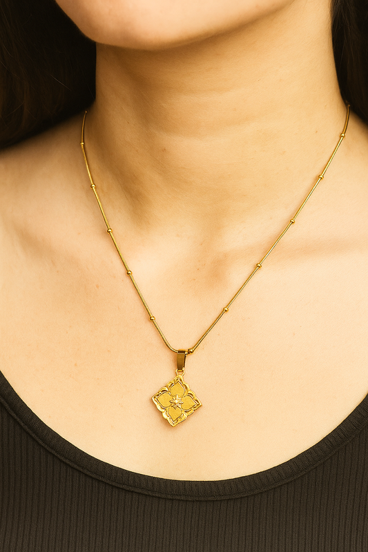 Sunehri Phool Pendant